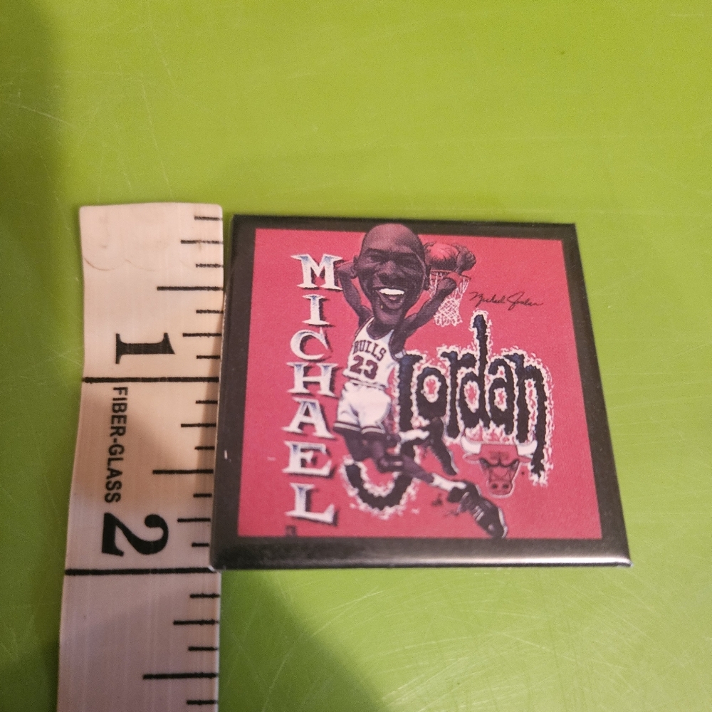 1990's Michael Jordan 2" caricature button Pin Salem Wincraft Chicago Bulls